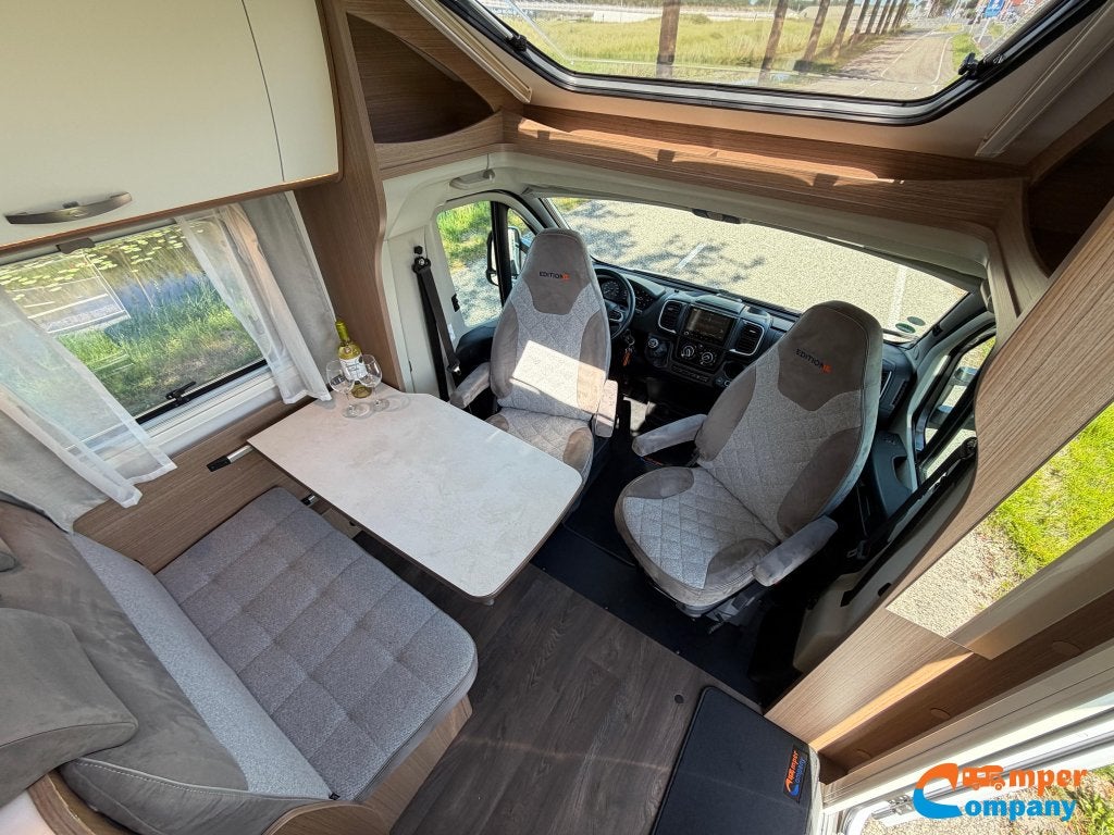 Carado T 135 Fransbed / Compacte camper 6 m / Mooie opties, Caravans en Kamperen, Standaard zit, Ringverwarming, Fiat, Bedrijf