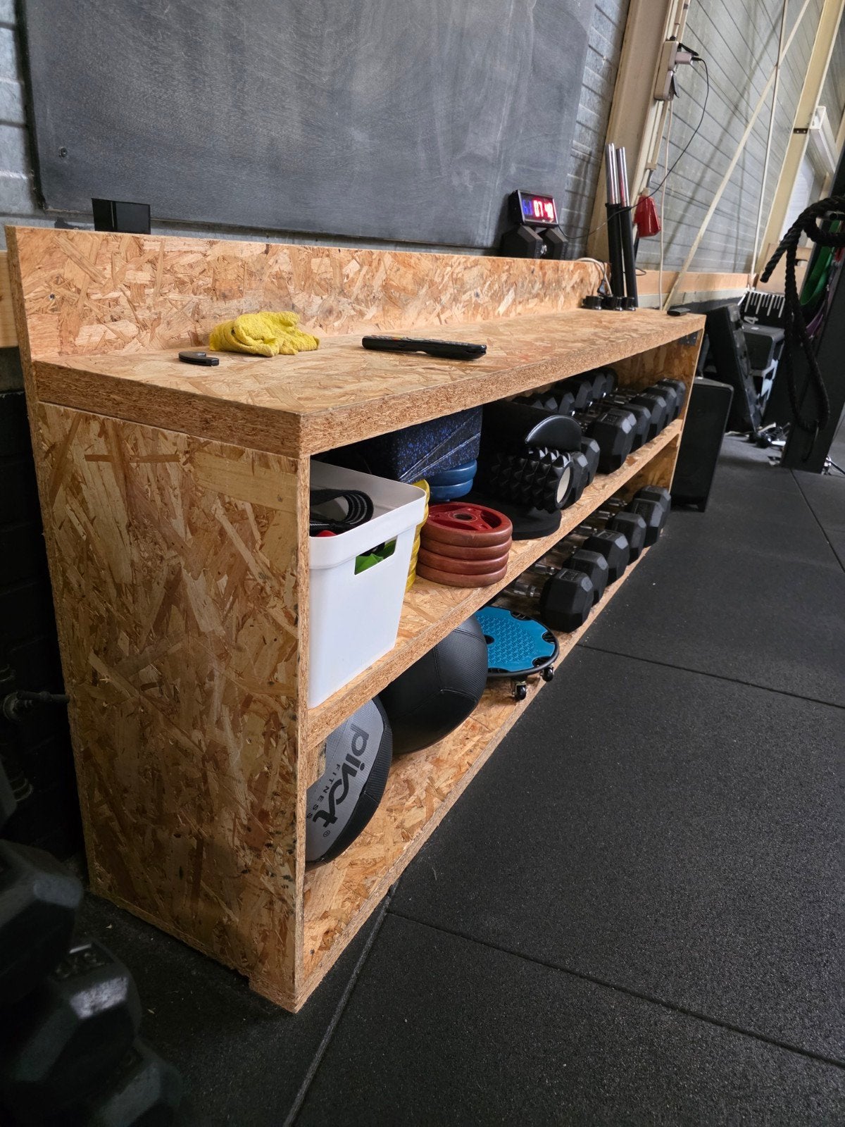 2 Robuuste Grote houten Kasten - ca. 220x40 cm, Huis en Inrichting, Kasten | Overige, Ophalen, Gebruikt
