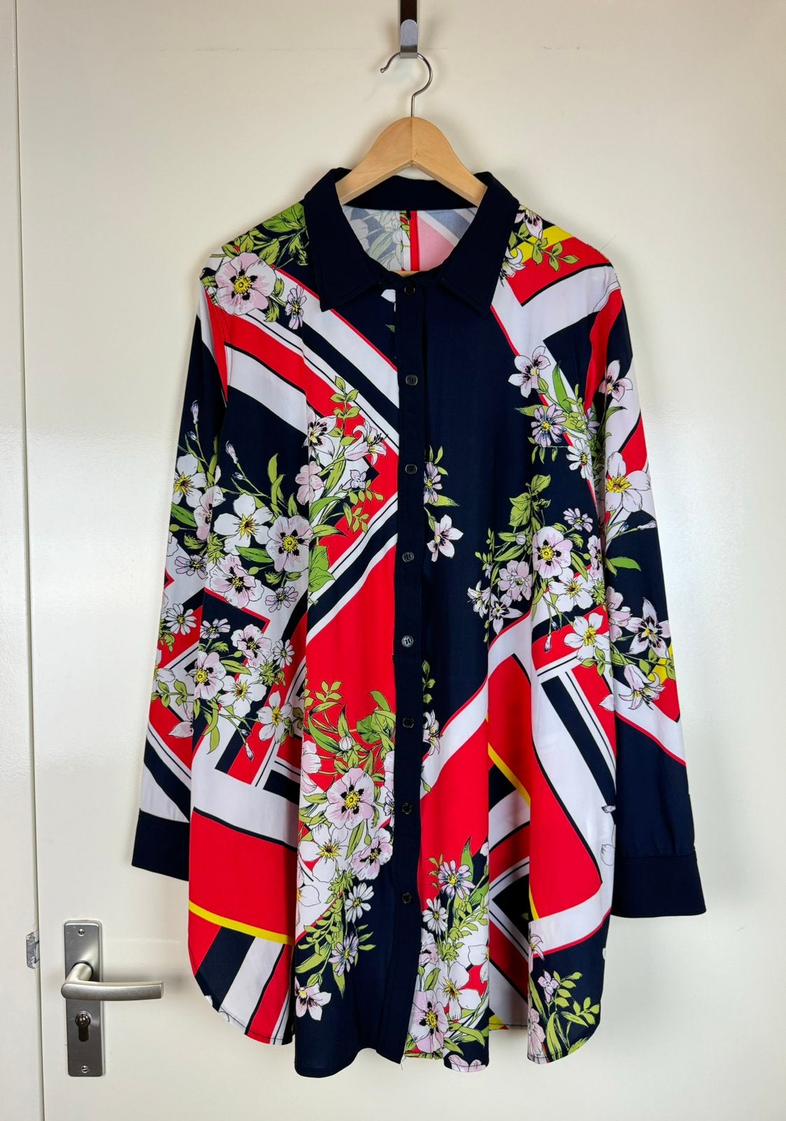 PLUS BASICS 6XL Red Floral Shirt Blouse Travel Jacket Gothic, Ophalen of Verzenden, Zo goed als nieuw, Rood, Blouse of Tuniek
