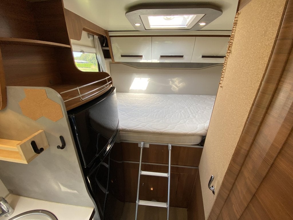 Foto 12 van Elnagh Baron 26 Alkoof 2020 | Dakairco | Level | Off Grid