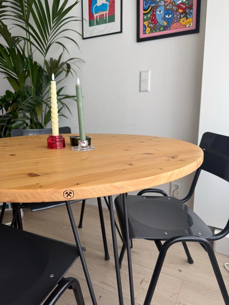 Ronde eettafel met eiken houten blad en metalen poten, Huis en Inrichting, Tafels | Statafels, Ophalen, Gebruikt