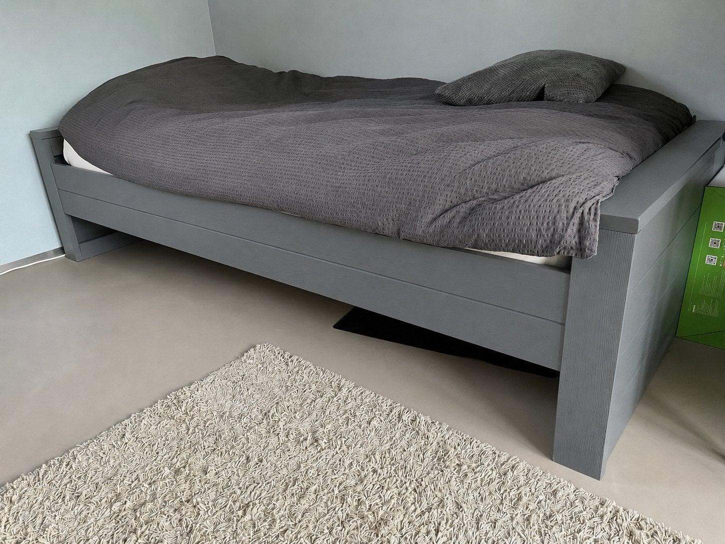 Woolod Dennis bed, Ophalen, 85 tot 100 cm, Zo goed als nieuw, Lattenbodem