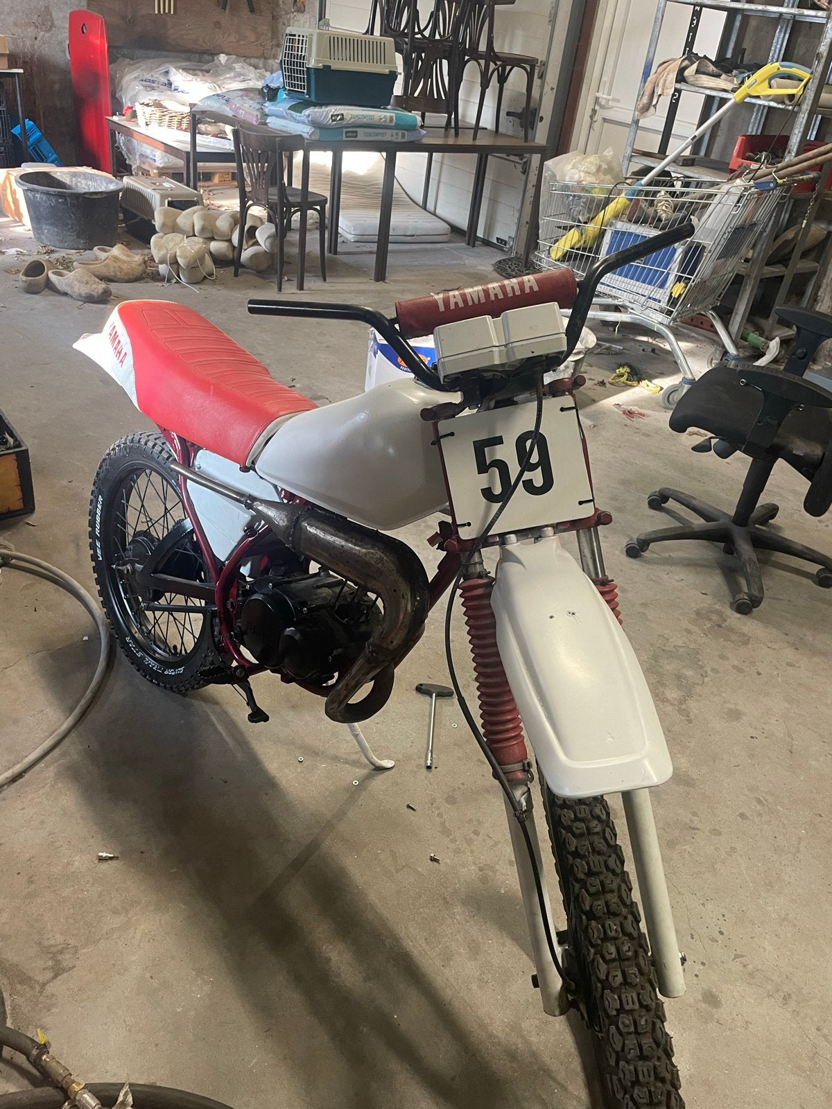 Yamaha DT frame met blok, metallic rood, project, Motoren, Ophalen, Gebruikt