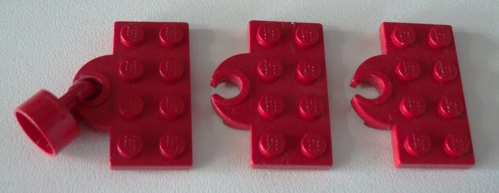 737a (1) 3x Red Plate, Modified 2 x 4 with Train Coupler, Ophalen of Verzenden, Gebruikt