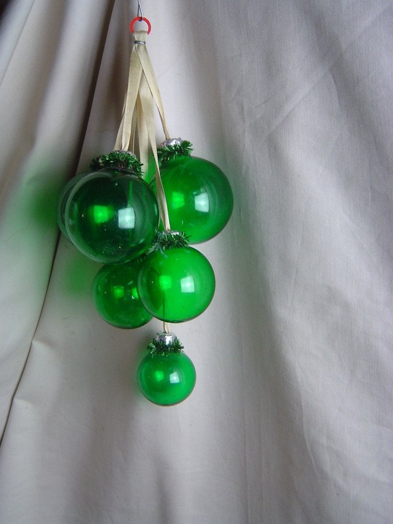 Vintage tros met groene doorzichtige glazen kerstballen., Diversen, Ophalen of Verzenden, Gebruikt