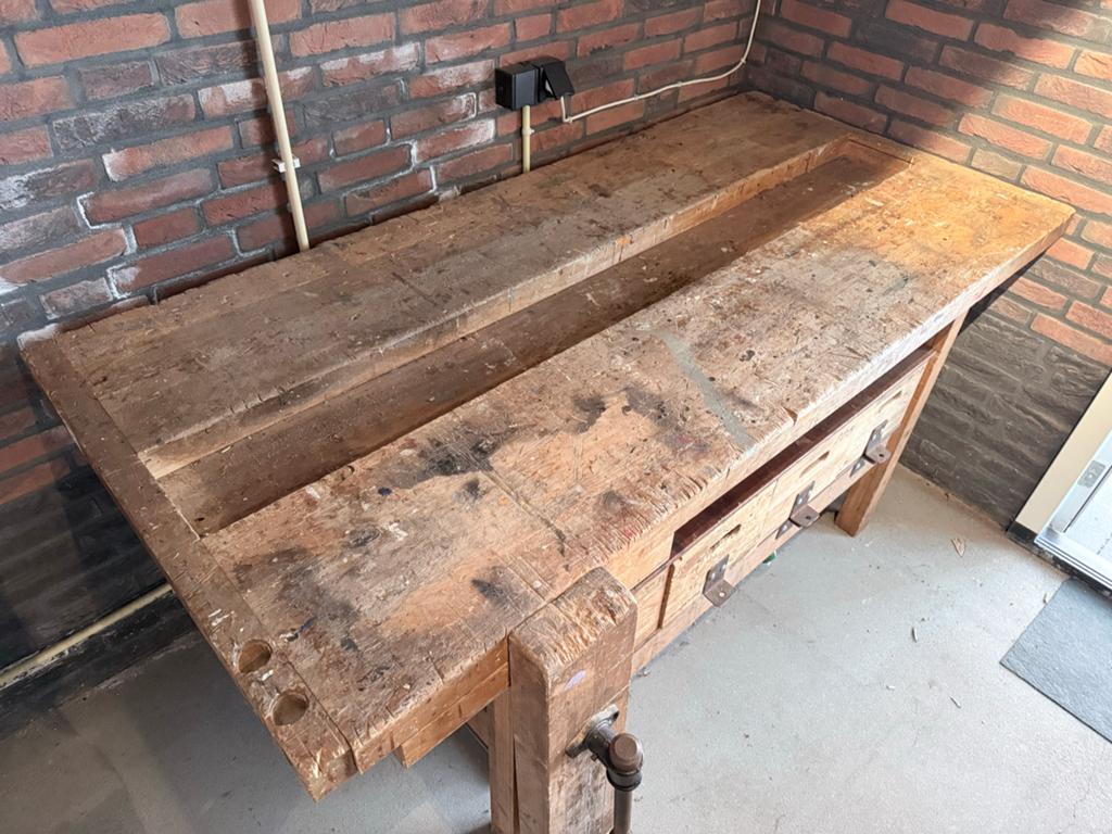 Robuuste houten werkbank met 2 bankschroeven en 4 lades, Doe-het-zelf en Verbouw, Werkbanken, Ophalen, Gebruikt, 170 cm of meer