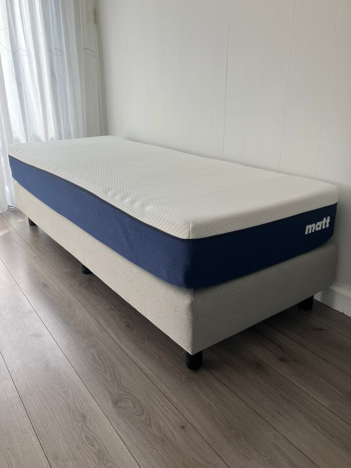 Boxspring met Matt matras (z.g.a.n.), Ophalen, Eenpersoons, Beige, Zo goed als nieuw