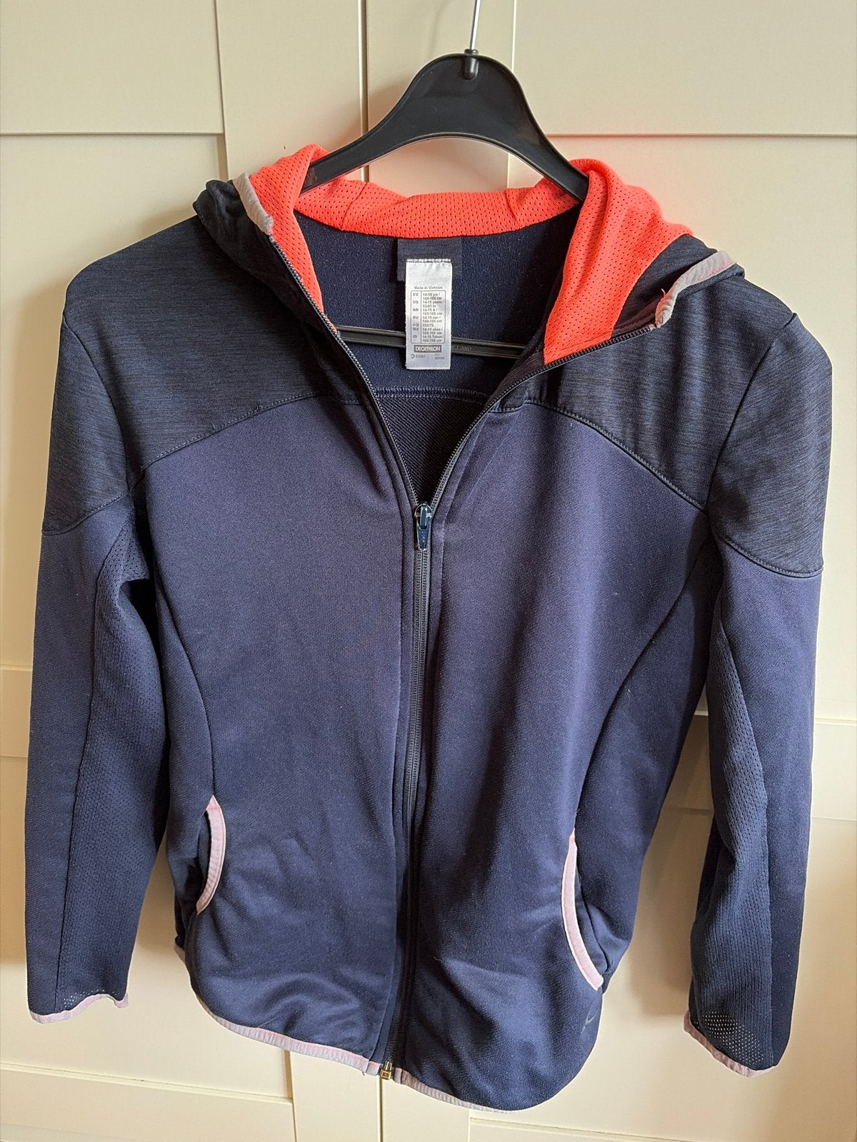 Decathlon sportvest met capuchon - Maat 160-166 cm, Kleding | Dames, Blauw, Overige typen, Ophalen of Verzenden, Maat 36 (S)