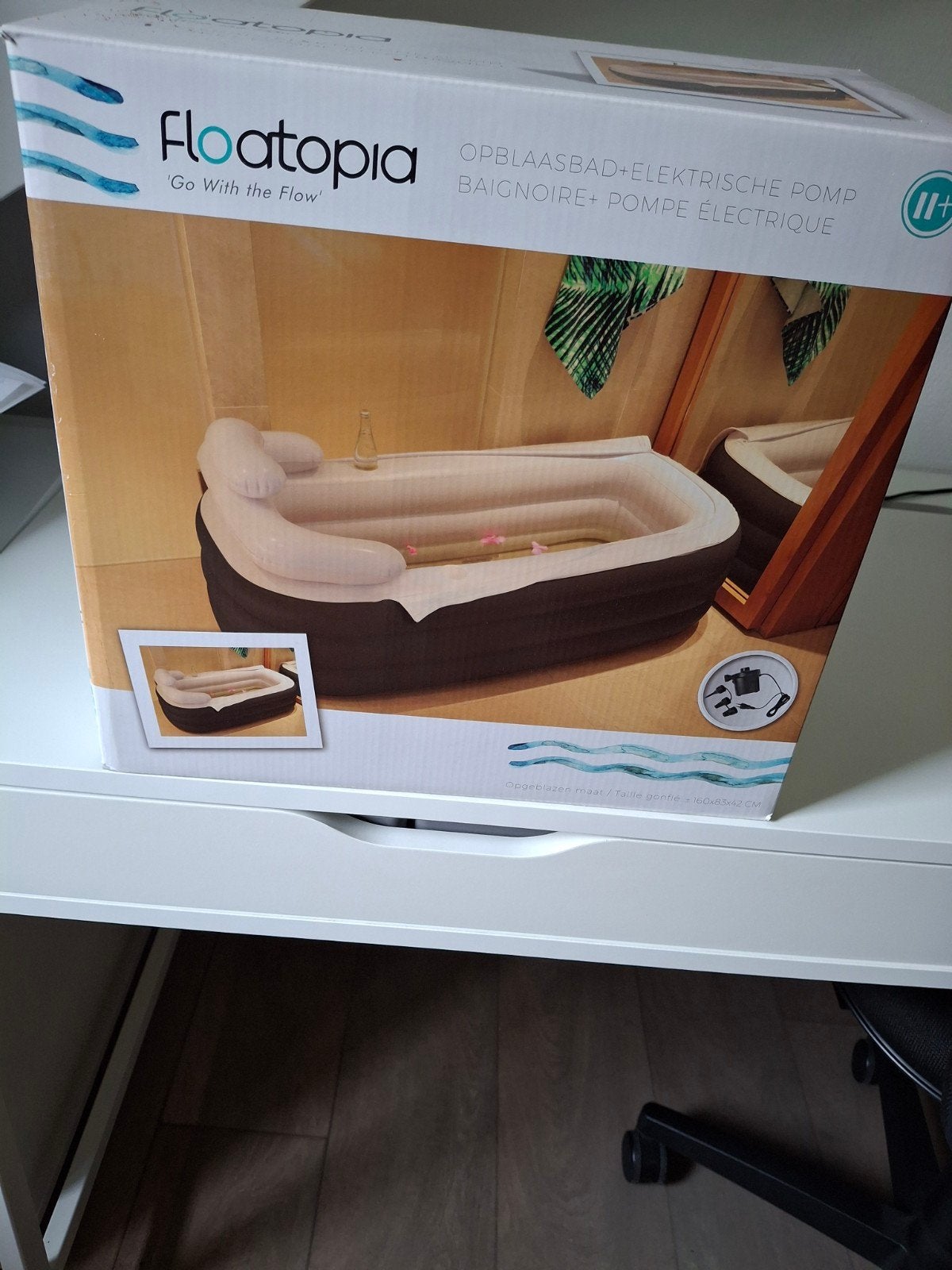 Floatopia Opblaasbaar Bad met Elektrische Pomp, Ophalen, Zo goed als nieuw
