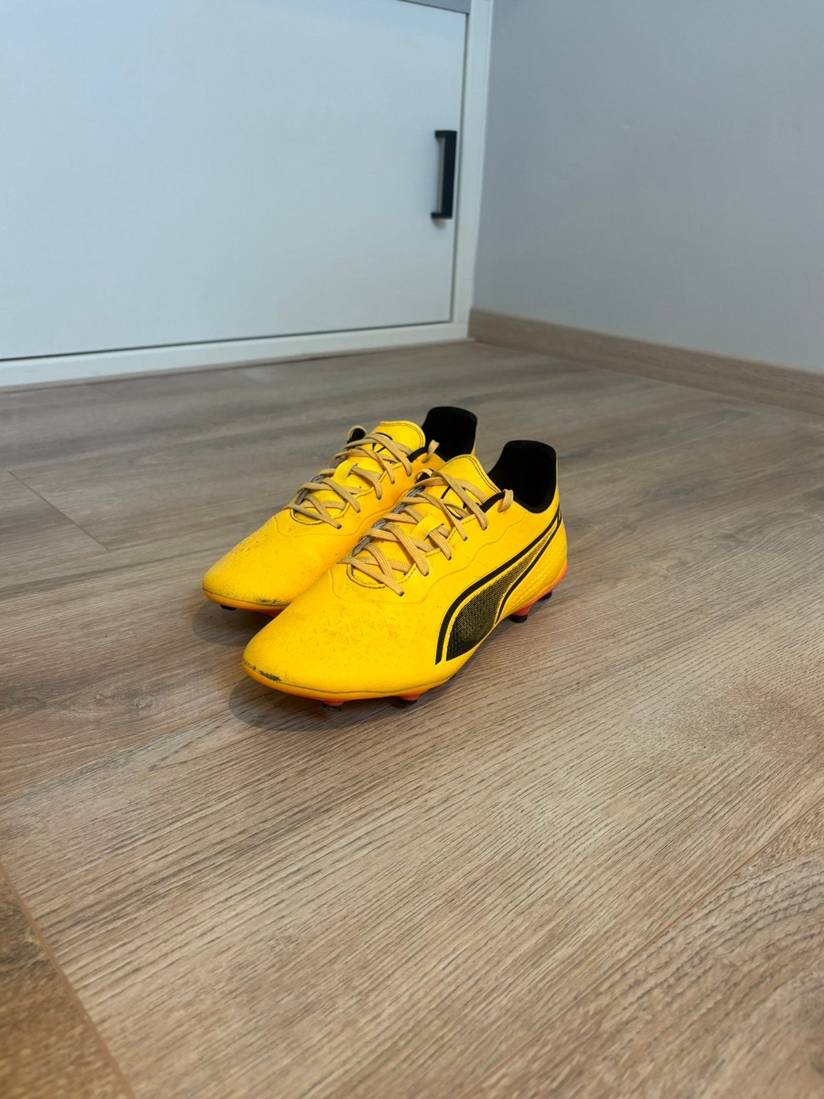 Puma voetbalschoenen, Sport en Fitness, Ophalen, Schoenen, Maat M, Zo goed als nieuw
