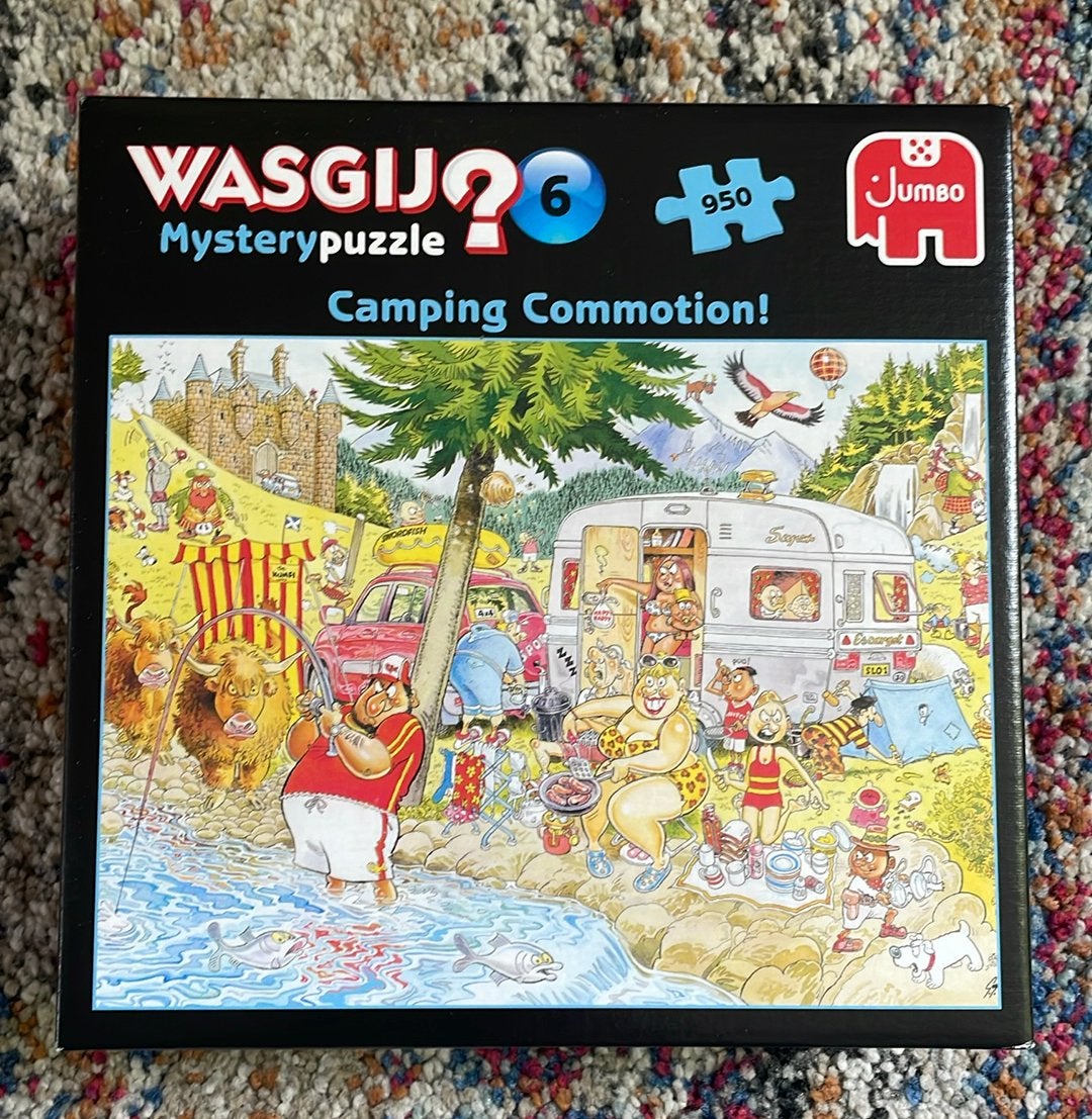 Wasgij puzzel Camping Commotion 950 stukjes, Hobby en Vrije tijd, Ophalen of Verzenden, 500 t/m 1500 stukjes, Zo goed als nieuw