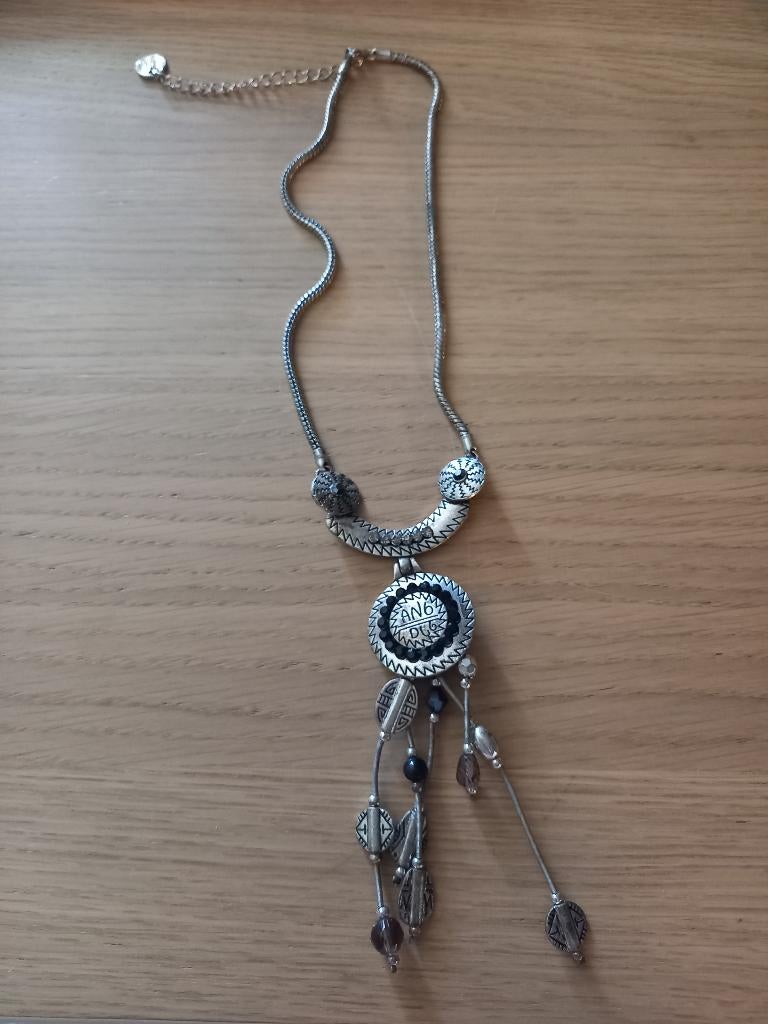 ketting figuurtje leuk gezicht met armen en benen (axelle), Ophalen of Verzenden, Zo goed als nieuw, Zilver, Overige materialen