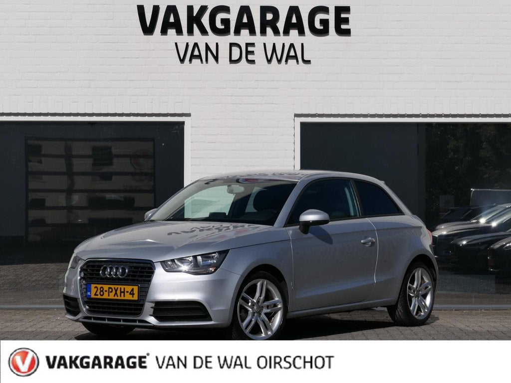 Audi A1 1.2 TFSI Attraction Pro Line Business | Navigatie |, Auto's, Audi, Euro 5, Zwart, 4 cilinders, 4 stoelen