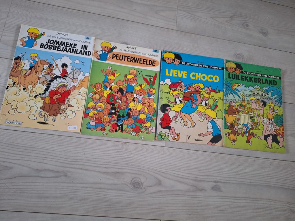 4 verschillende Jommeke stripboeken, Boeken, Meerdere comics, Ophalen of Verzenden, Gelezen, Europa