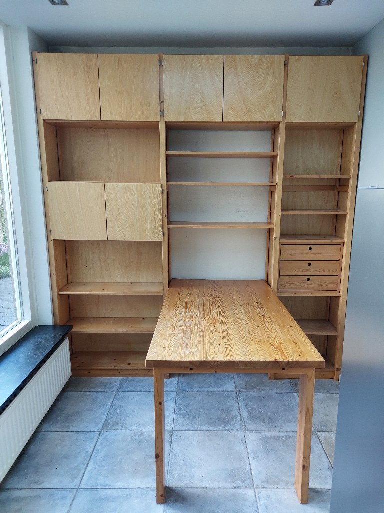 Foto 2 van Lundia wandkast