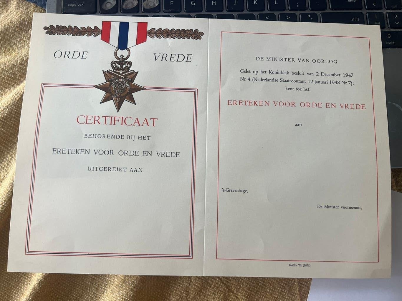 Nederlands certificaat Orde Vrede Medaille blanco KNIL, Lintje, Medaille of Wings, Ophalen of Verzenden, Nederland