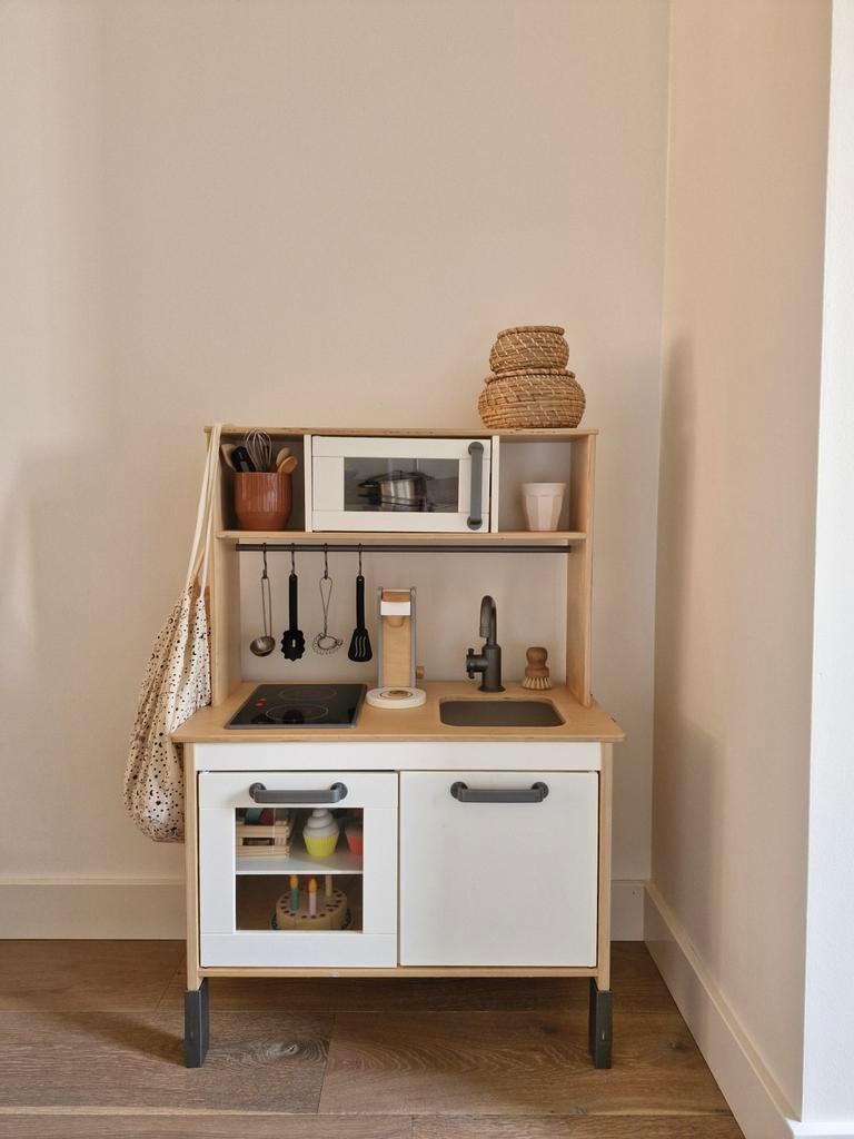 IKEA DUKTIG Speelgoedkeukentje met accessoires, Kinderen en Baby's, Ophalen, Zo goed als nieuw