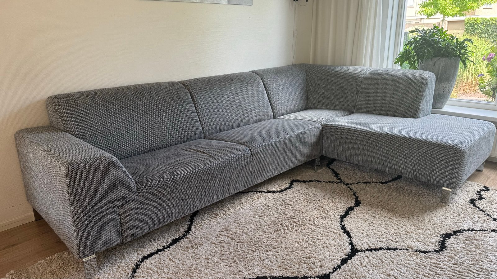 Grijze Hoekbank met Longchair - Comfortabel en Modern, Ophalen, 250 tot 300 cm, Gebruikt, Hoekbank