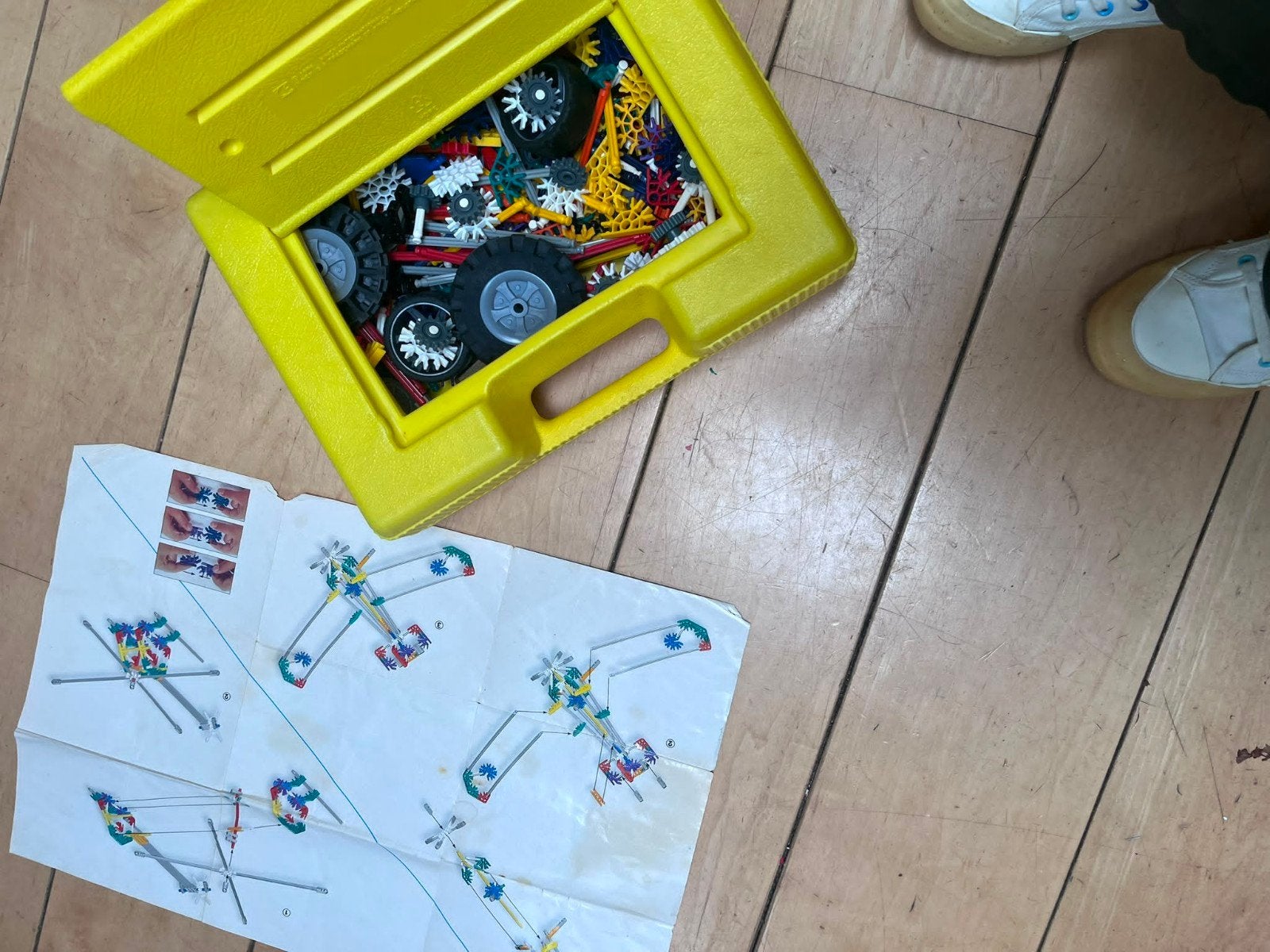 Leuke K'nex set met veel onderdelen en instructies, Kinderen en Baby's, Speelgoed | Bouwstenen, Ophalen, Gebruikt, K'nex