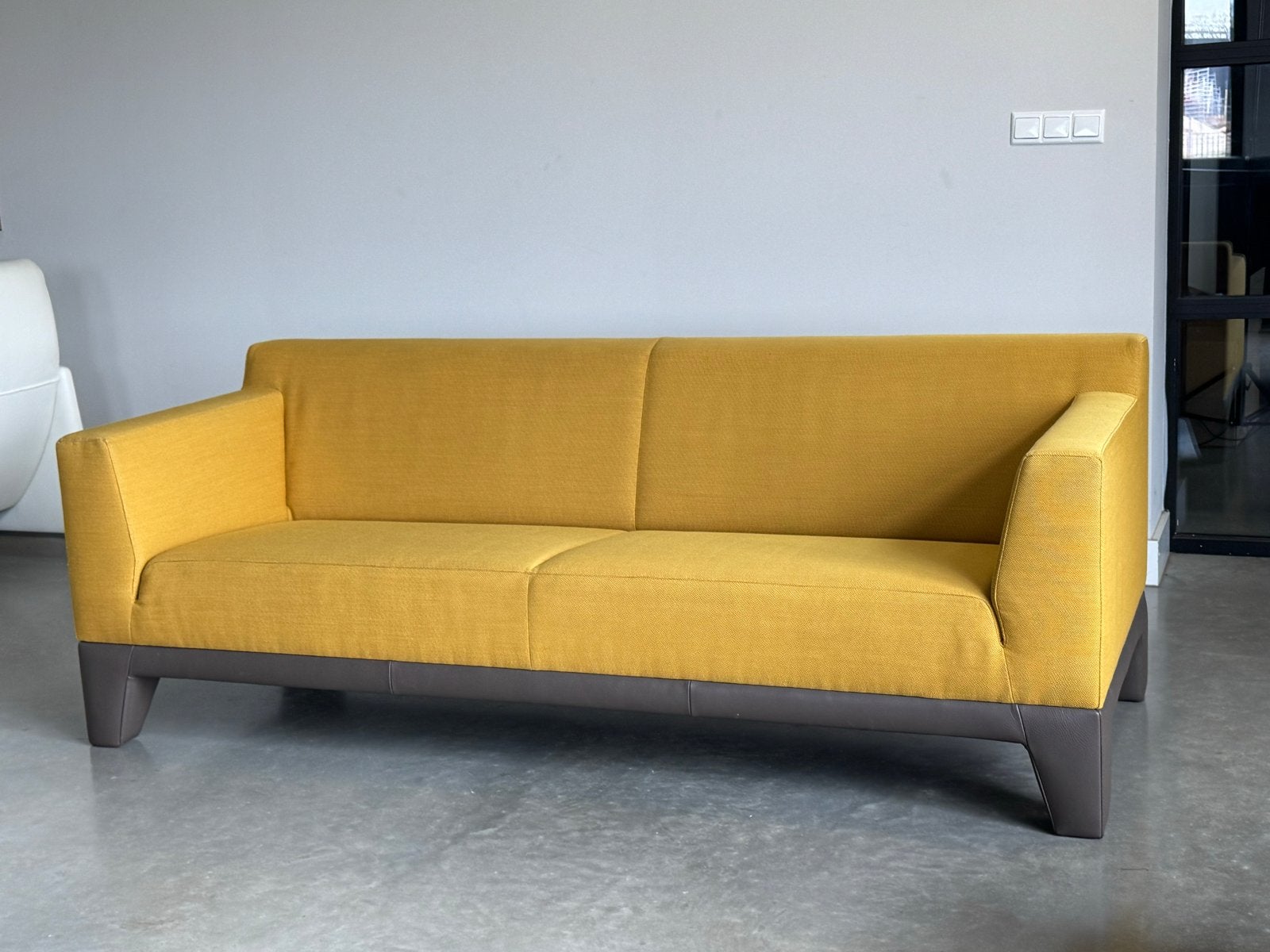Leolux Pode Plot 2,5-zits bank + Hocker - Als Nieuw, Huis en Inrichting, Banken | Bankstellen, X, Minder dan 75 cm, Driepersoons