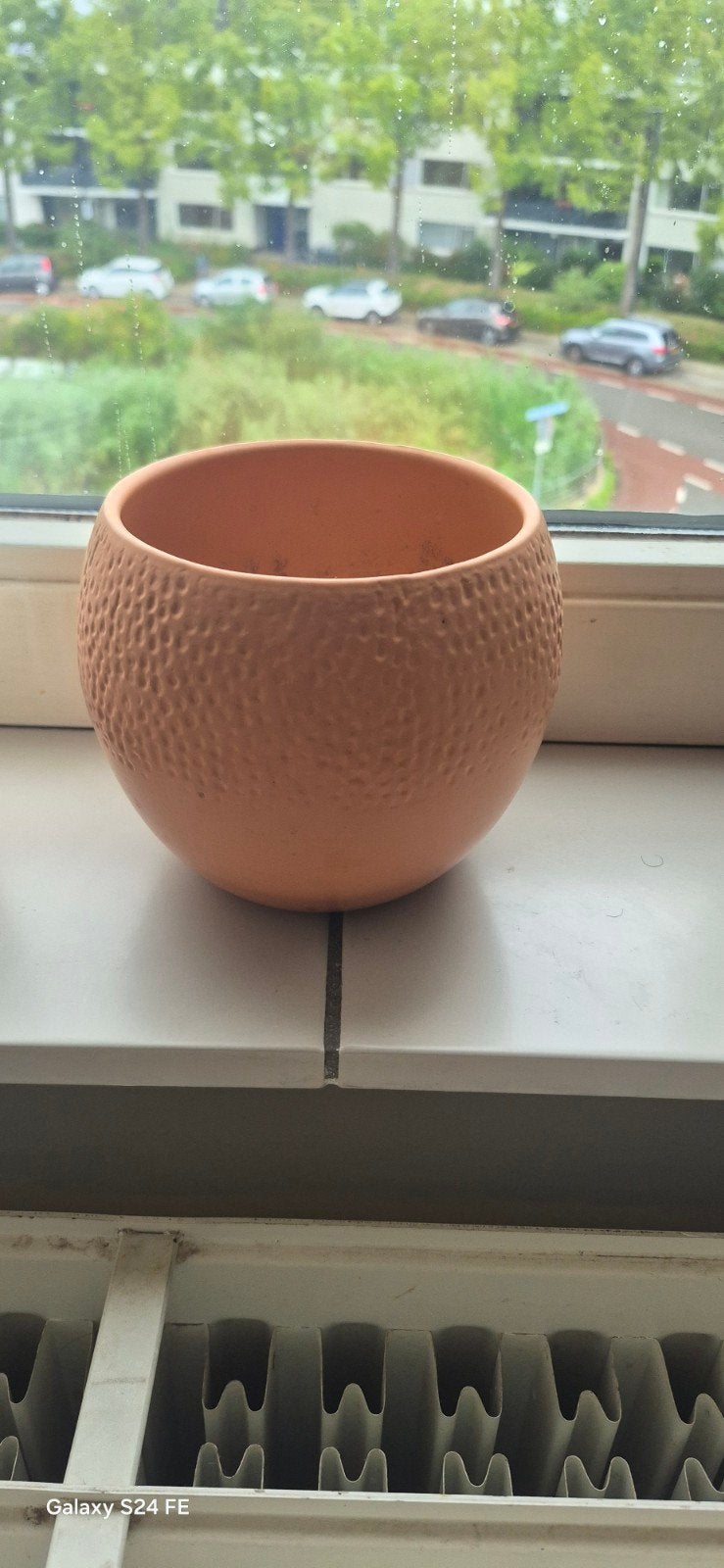 Set van 2 bloempotten: terracotta en wit, Ophalen, Rond, Binnen, Zo goed als nieuw