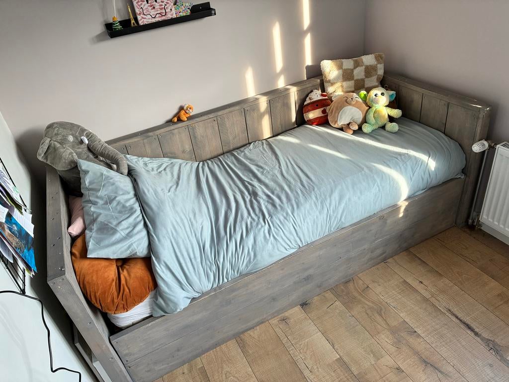 Steigerhouten eenpersoonsbed met elektrische lattenbodem, Huis en Inrichting, Slaapkamer | Bedden, Ophalen, Eenpersoons, 210 cm