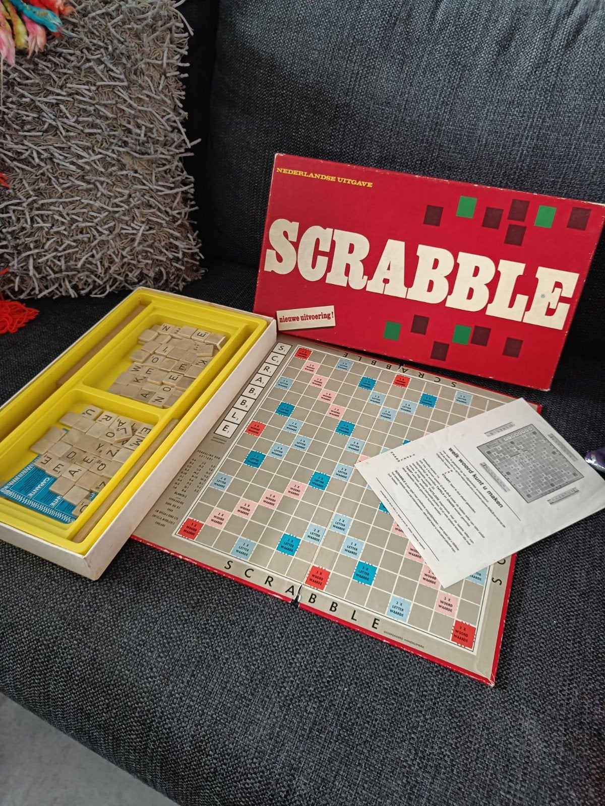 Scrabble Bordspel - Nederlandse Uitgave, Hobby en Vrije tijd, Gezelschapsspellen | Bordspellen, Een of twee spelers, Ophalen of Verzenden