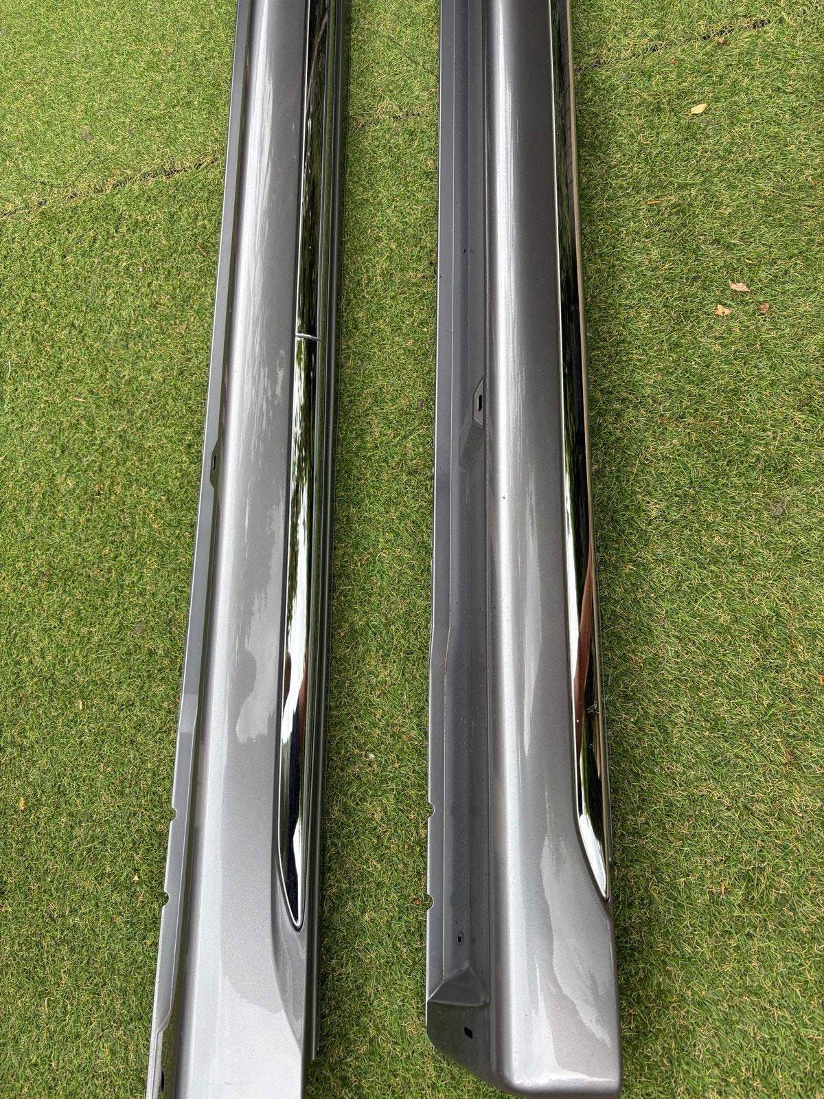 Side Skirts Mitsubishi Outlander 2020 - Grijs, Auto-onderdelen, Gebruikt, Deur, Links, Ophalen of Verzenden