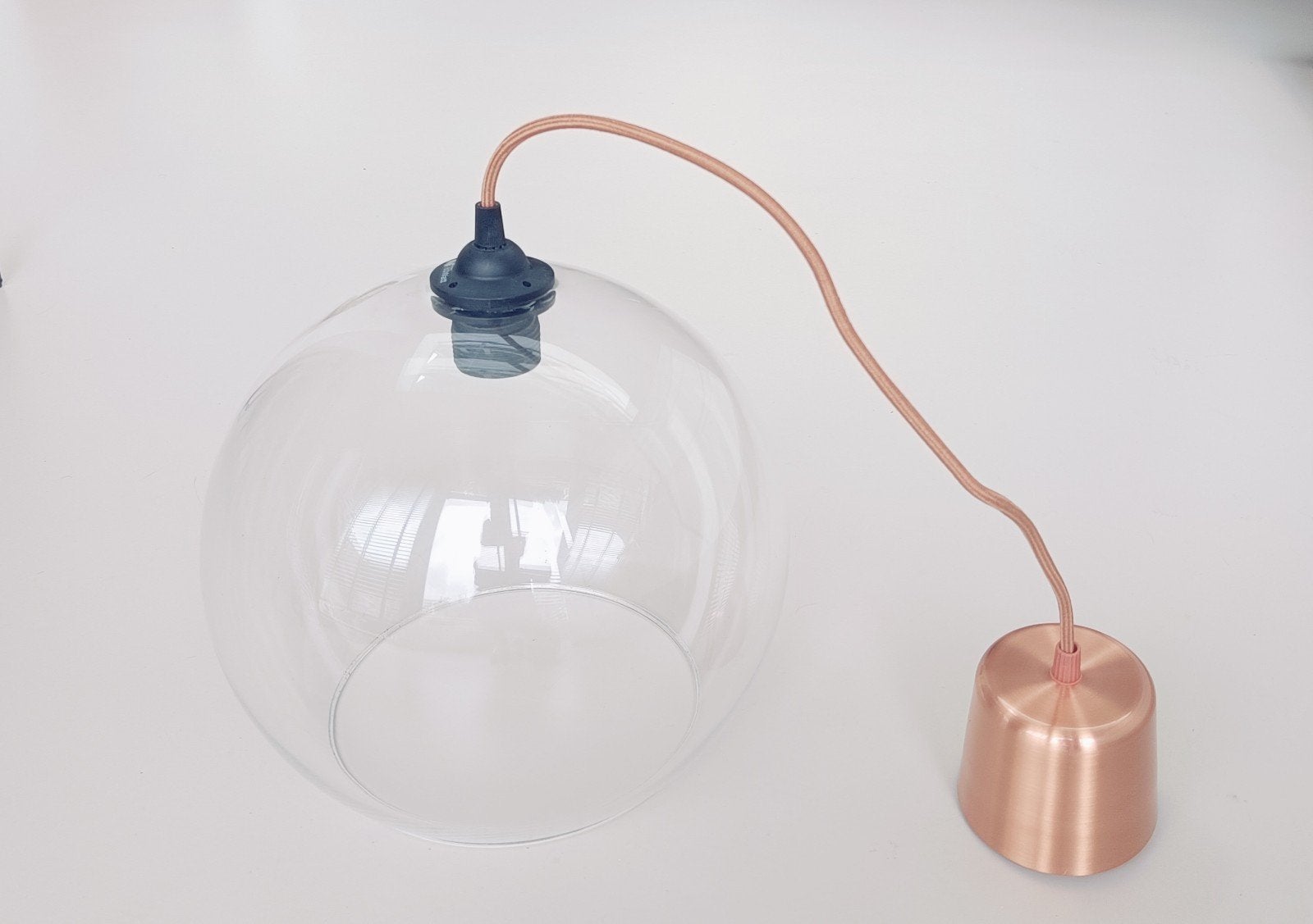 IKEA FADO Hanglamp - Koperkleurig met Glazen Bol, Huis en Inrichting, Ophalen, Modern, Scandinavisch, Zo goed als nieuw, Glas