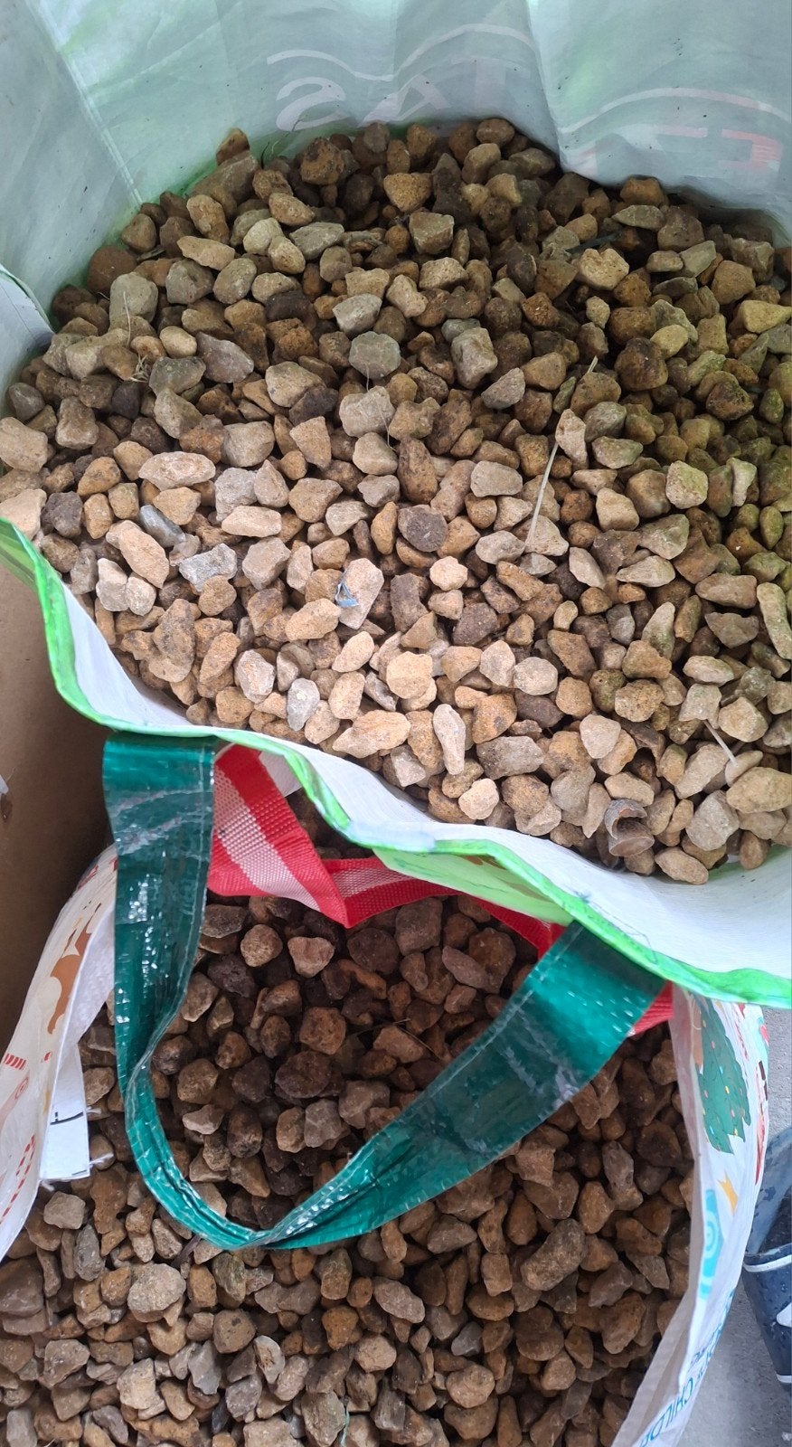 Split gelig bruinig. Gratis af te halen, Tuin en Terras, Grind, Keien en Split, Ophalen of Verzenden, Basalt, Split