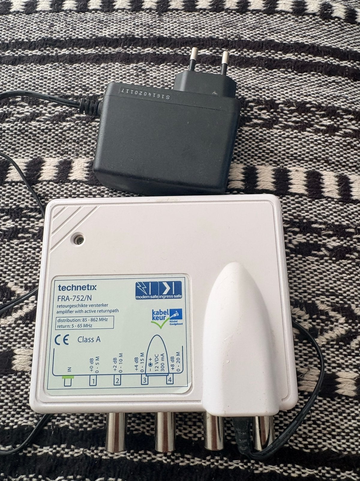 Technetix FRA-752/N retourgeschikte versterker, Ophalen of Verzenden, Zo goed als nieuw, Minder dan 2 meter, Overige kabels