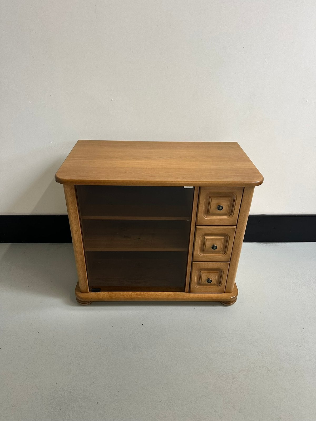 Massief eiken houten tv meubel - bezorgen mogelijk, Huis en Inrichting, Ophalen, Zo goed als nieuw, 25 tot 50 cm, Minder dan 100 cm