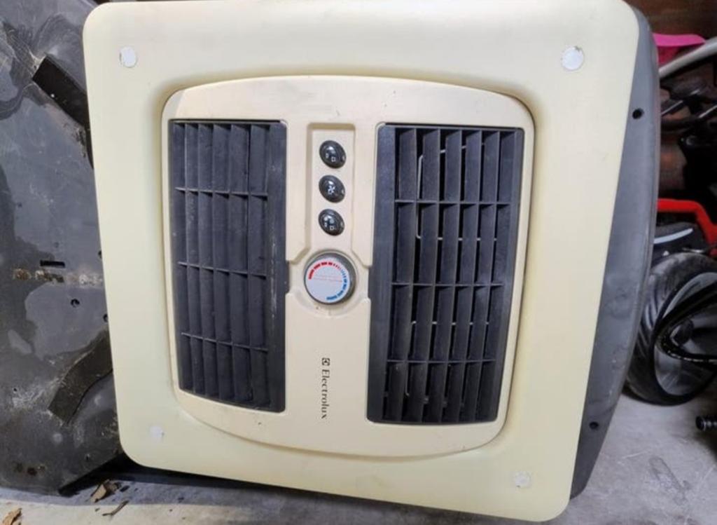 Werkende Dometic dak airco compleet caravan of camper, Caravans en Kamperen, Caravan accessoires, Ophalen of Verzenden, Gebruikt