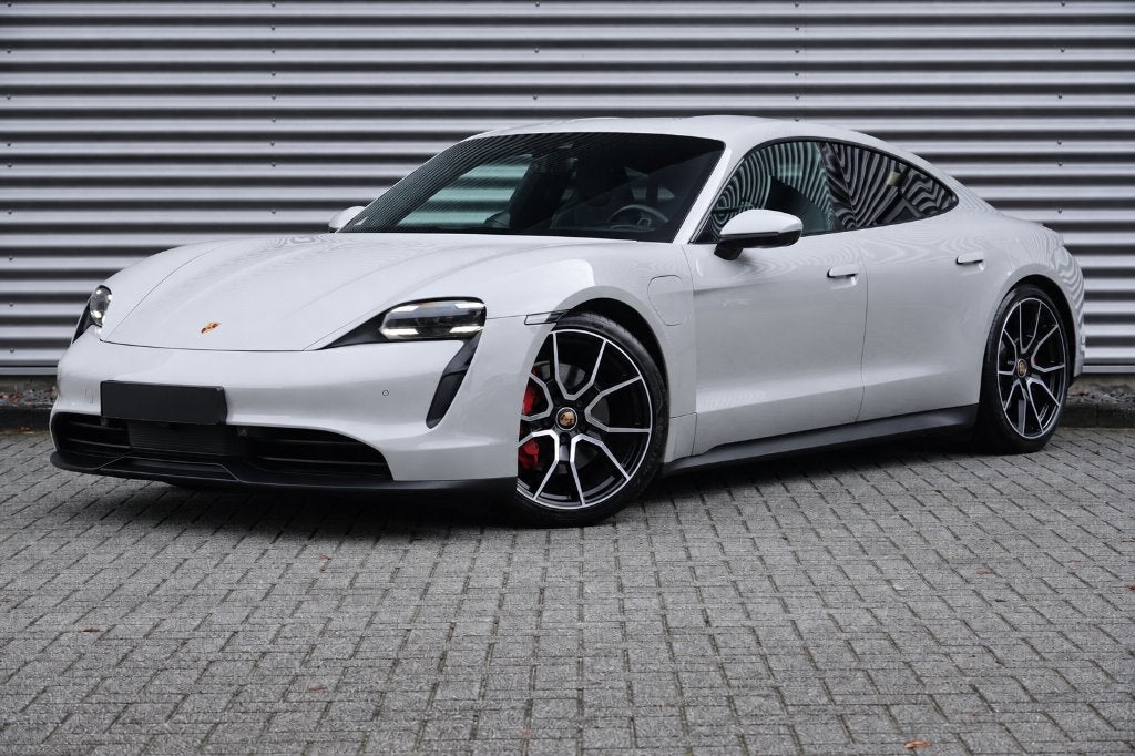 Porsche Taycan 4S Performance 84kWh in Nieuwstaat !!!, Auto's, Automaat, Dealer onderhouden, Zwart, Geheel digitaal combi-instrument