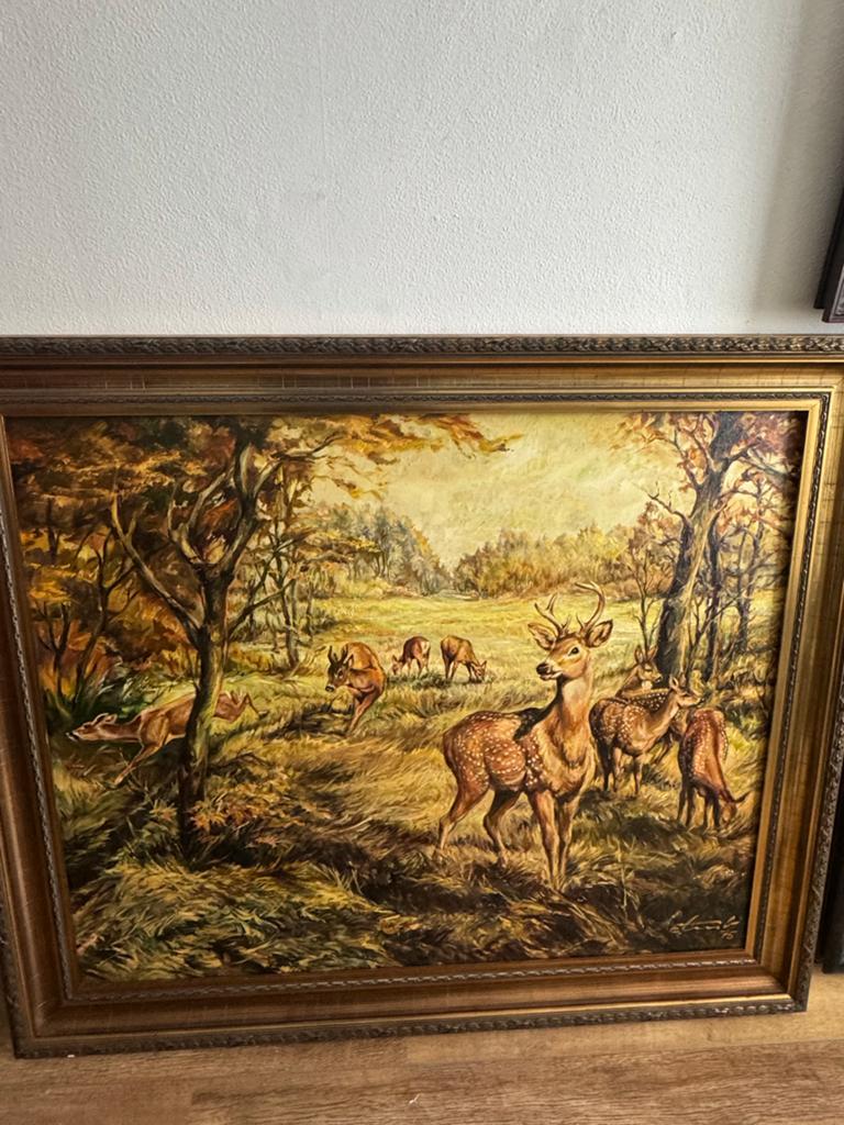 Groot schilderij met herten in bos omgeving 110hoog126 breed, Ophalen of Verzenden