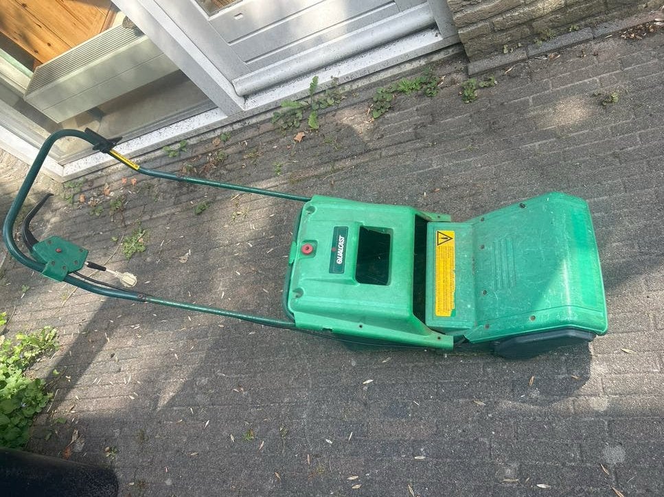 Qualcast Elektrische Grasmaaier - Gebruikt, Ophalen, Gebruikt, Elektrische grasmaaier, 30 t/m 39 cm