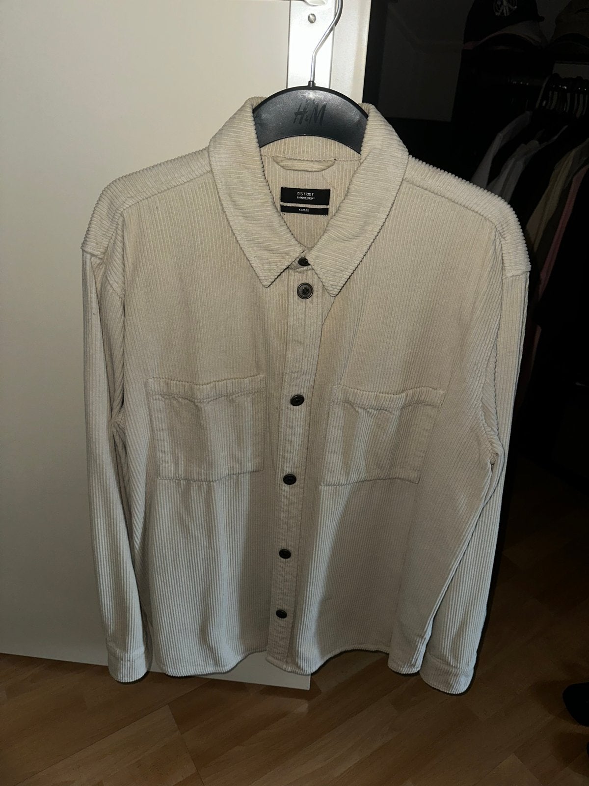 DISTRIKT NØRREBRO corduroy overhemd, maat L, Ophalen of Verzenden, Zo goed als nieuw, Beige, Halswijdte 41/42 (L)