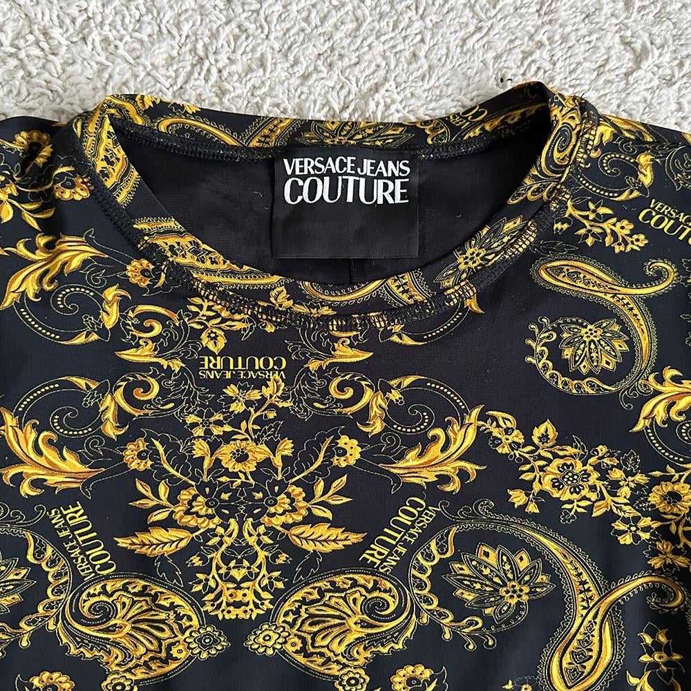 Prachtige Versace Midi Jurk - 97 (Size IT44/NL38) € 145,-, Kleding | Dames, Maat 38/40 (M), Overige kleuren, Ophalen of Verzenden