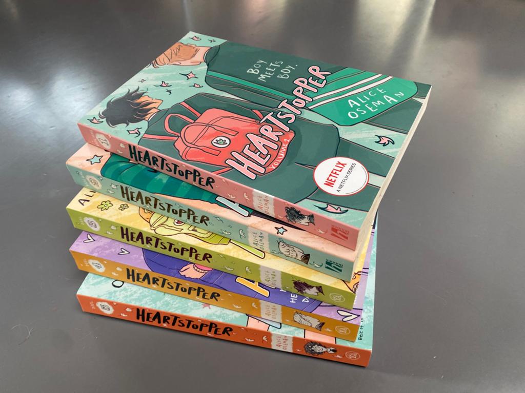 Heartstopper serie deel 1 t/m 5, Ophalen, Zo goed als nieuw, Muziek, Film of Tv
