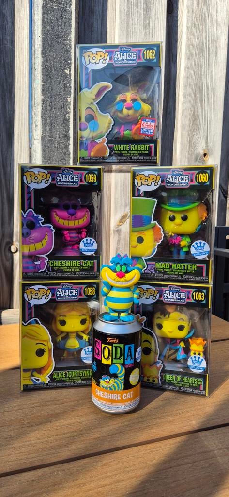 Funko pop Blacklight alice in wonderland, Verzamelen, Ophalen of Verzenden, Zo goed als nieuw