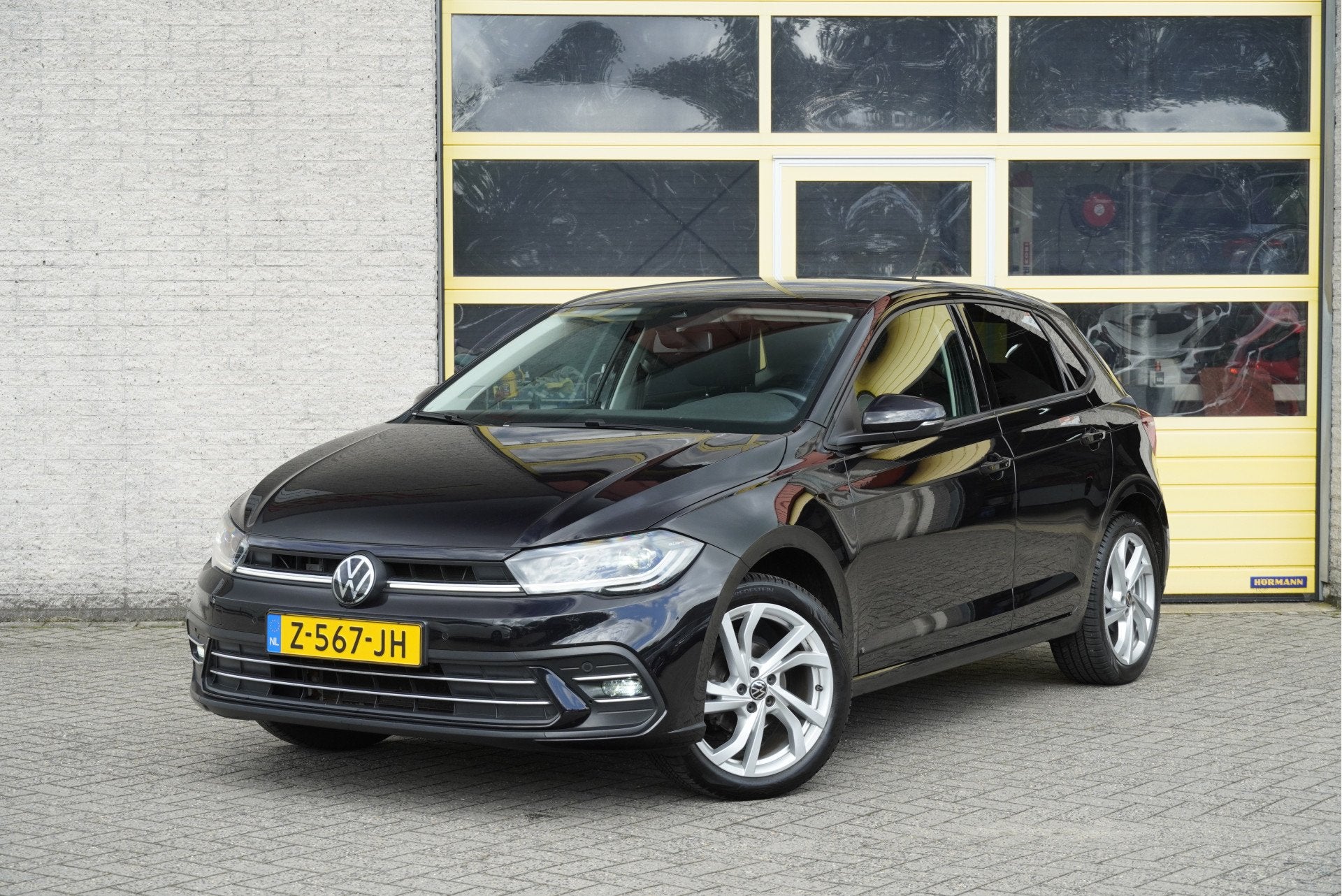 Volkswagen Polo 1.0 TSI 5drs Higline BJ2022 Lmv 17" | Led V+, Dealer onderhouden, Stof, Gebruikt, 580 kg