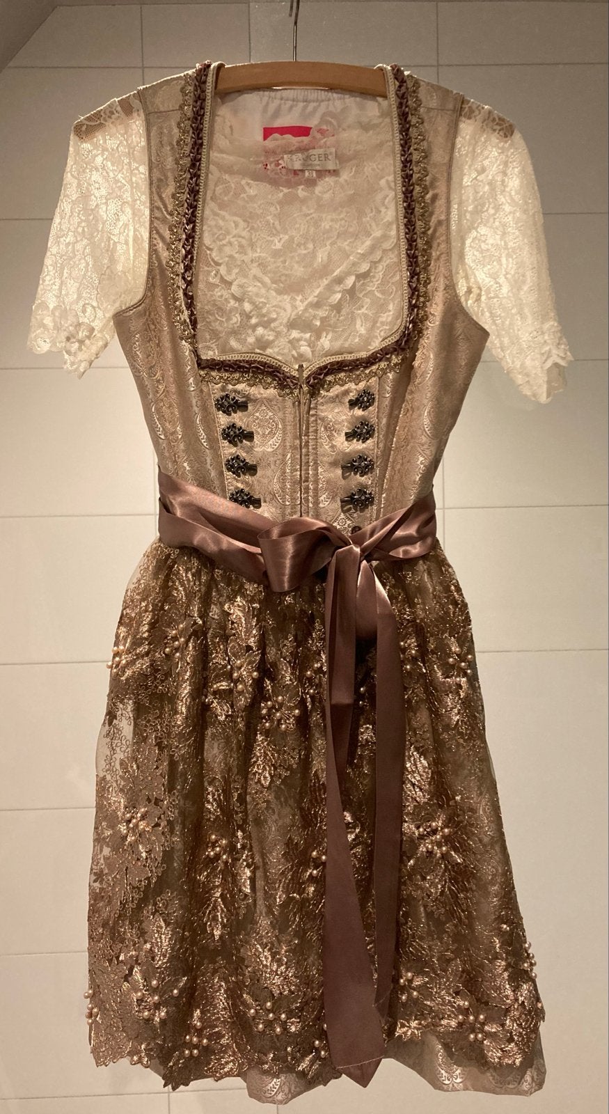 Prachtige Dirndl van Krüger Madl, maat 38 + top 36, Maat 38/40 (M), Beige, Ophalen of Verzenden, Zo goed als nieuw