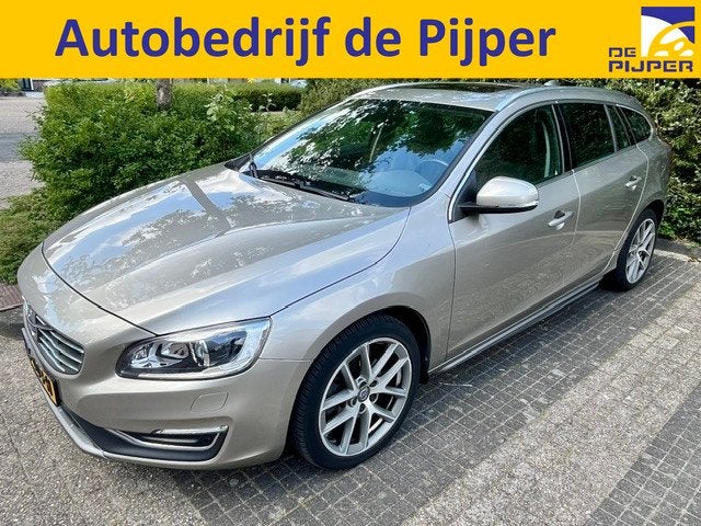 Volvo V60 2.0 T4 Summum ORGINEEL NEDERLANDSE AUTO BOEKJES,NA, Auto's, Volvo, 12 maanden, Gebruikt, 1600 kg, 84 €/maand