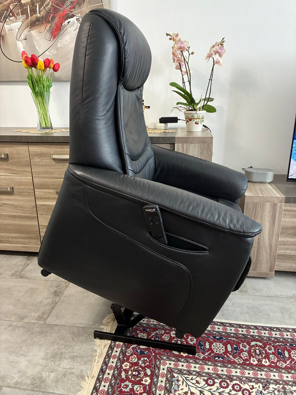 Nette Elektrische Sta-op Relaxstoel - Zwart Leer, Ophalen, Zo goed als nieuw, Leer, 75 tot 100 cm