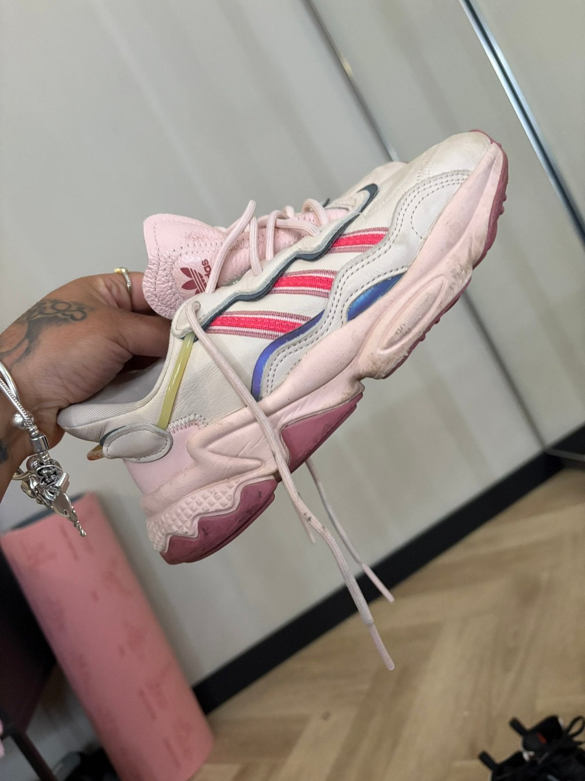 Adidas ozweego maat 37 2/3, Ophalen, Gedragen