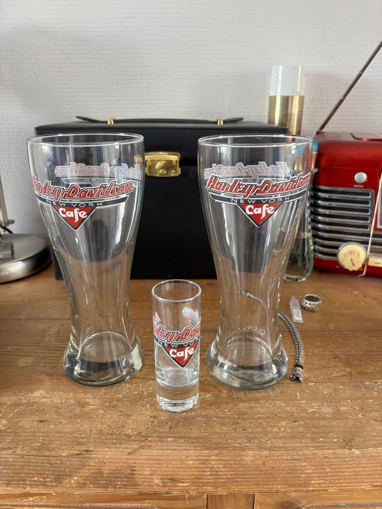 Harley Davidson bier- en borrelglazen New York, Verzamelen, Glas en Borrelglaasjes, Ophalen of Verzenden, Zo goed als nieuw, Bierglas