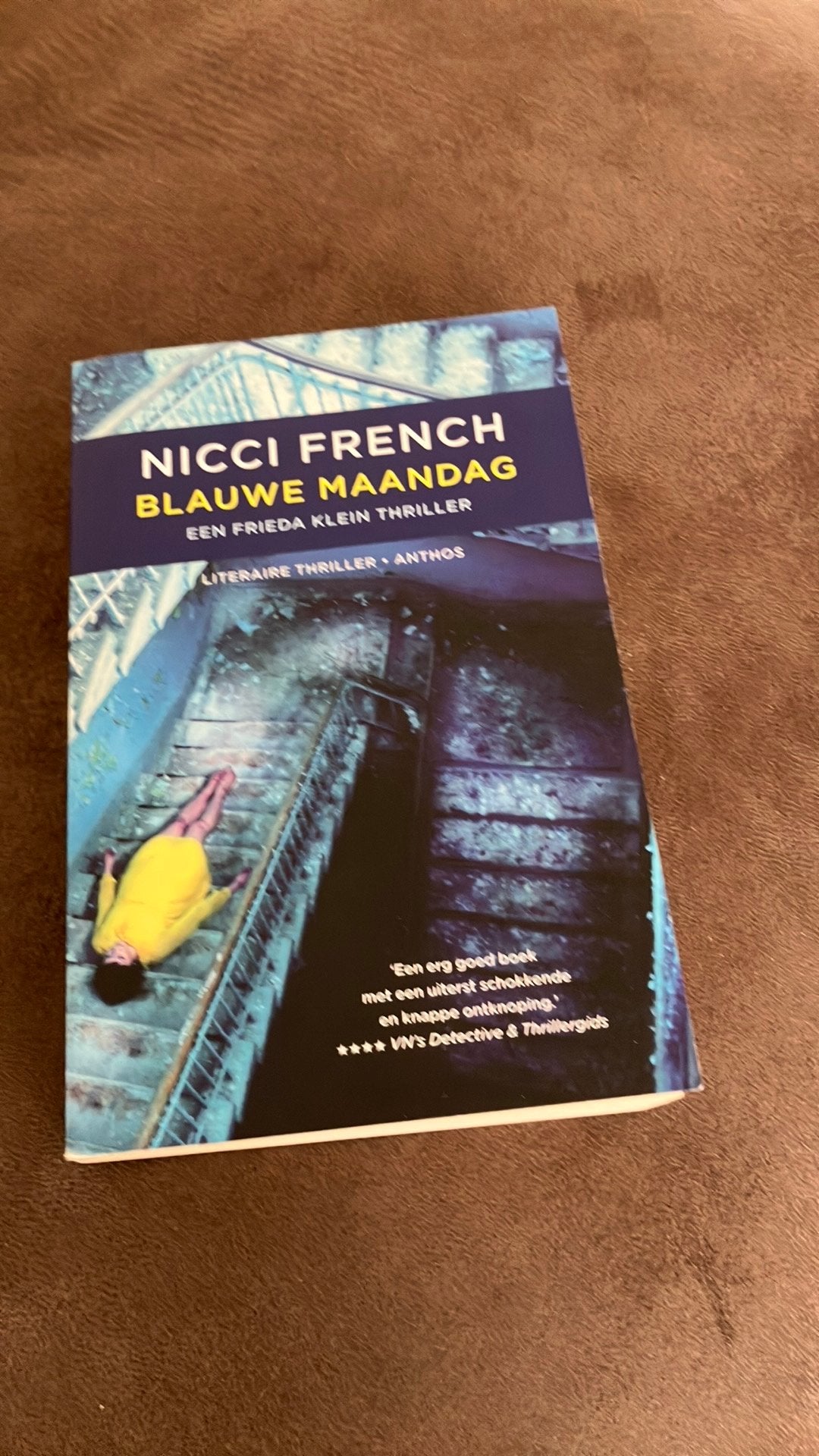 Nicci French - Blauwe maandag, Ophalen of Verzenden, Zo goed als nieuw, Nicci French
