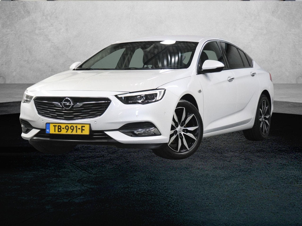 Opel Insignia Grand Sport 165PK Turbo Innovation | 1ste eige, Gebruikt, 700 kg, Wit, Bedrijf