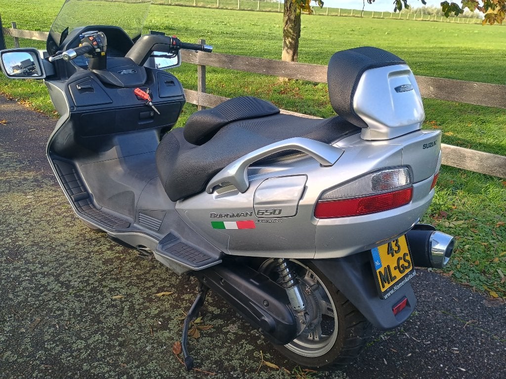 Suzuki Burgman 650 EXECUTIVE automaat 2005, Occasion, Motorrijbewijs A, Particulier, ABS