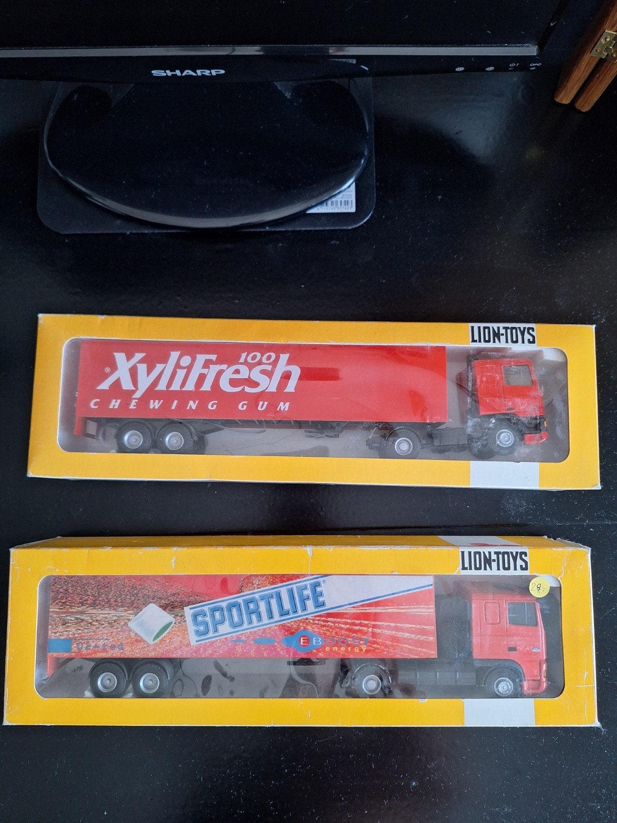 2 Nieuwe Lion Toys DAF Vrachtwagens - Xylifresh & Sportlife, Ophalen of Verzenden, Nieuw, Bus of Vrachtwagen, Lion Toys